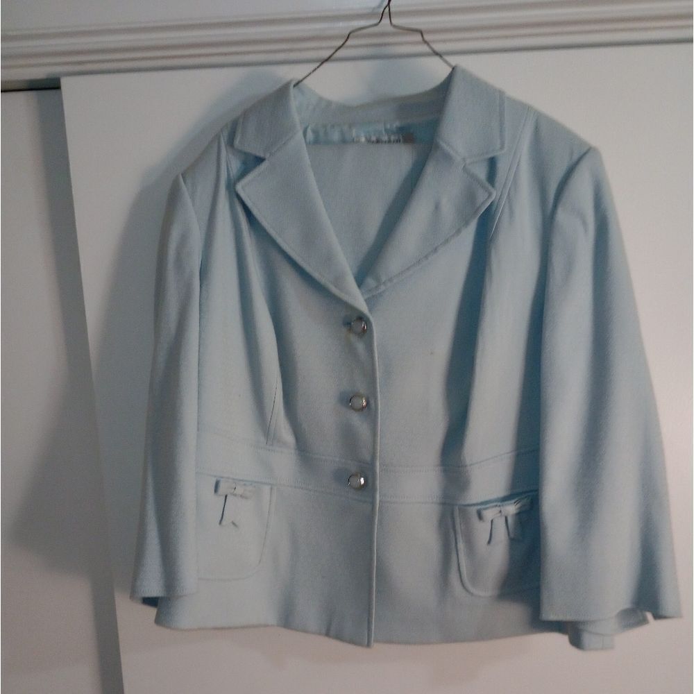 🧥TAHARI LIGHT BLUE SKIRT SUIT